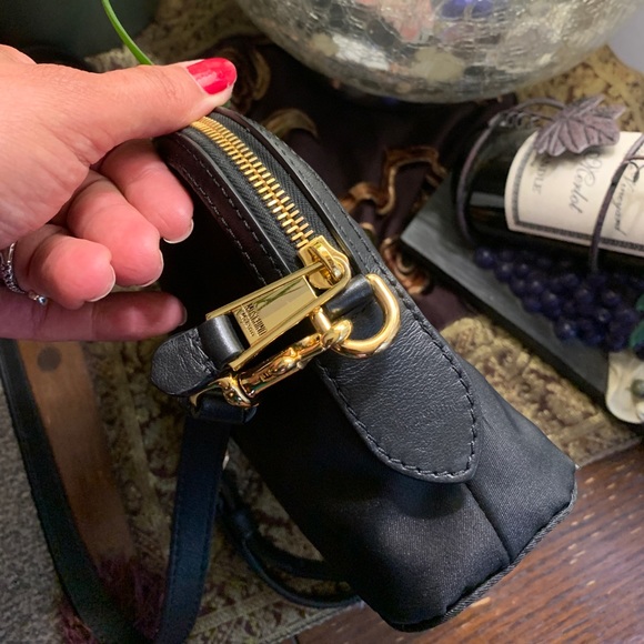 Authentic MOSCHINO leather/texture Teddy Cake zip Crosby - Picture 16 of 16